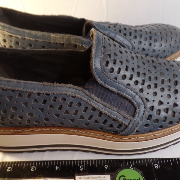 Summit Made in Italy Perforated Blue Leather Slip on Comfort Shoes Sz 8.5 -39 - Picture 13 of 15